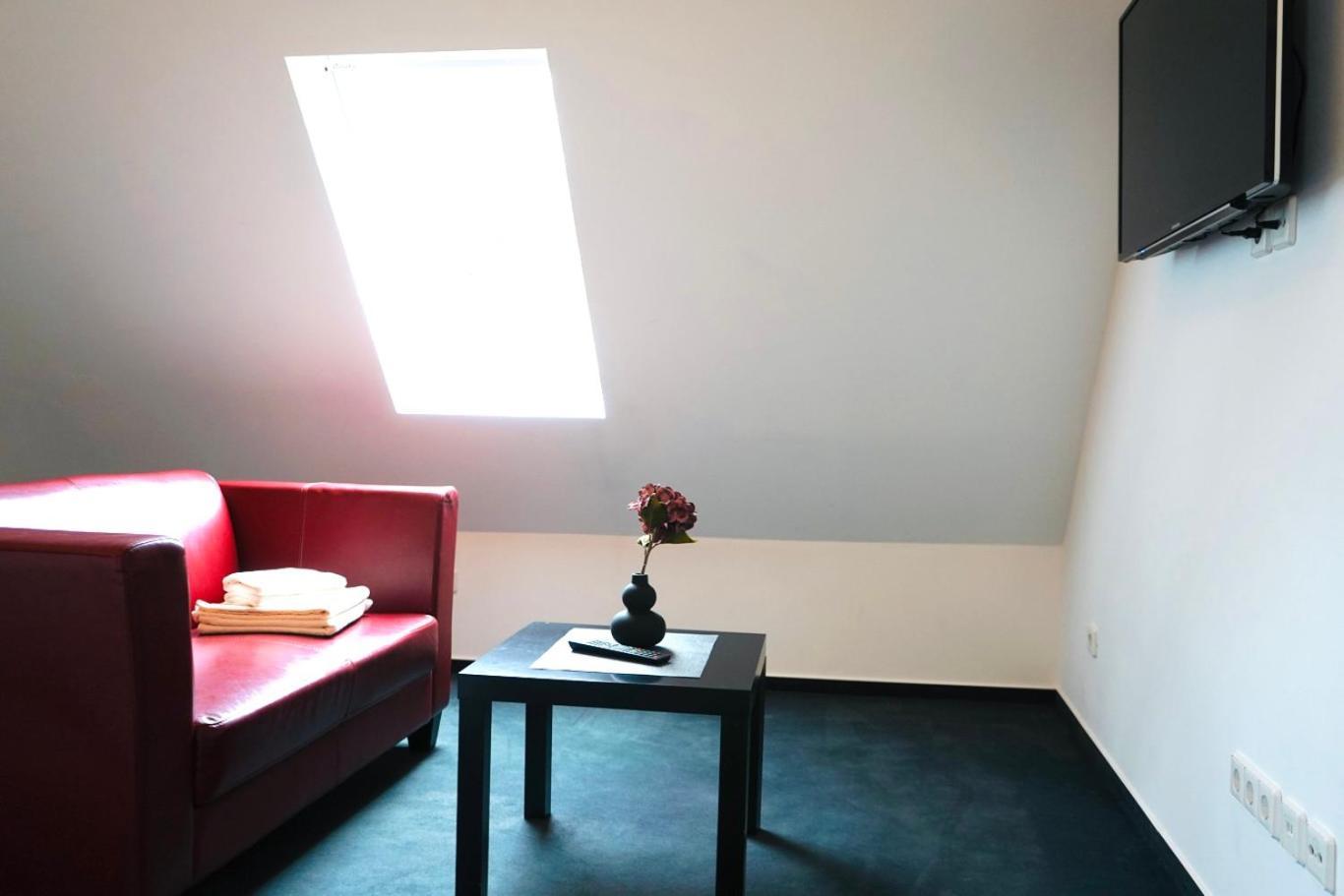 Haus Im Gruenen Fuer 6 Personen-3 Schlafzimmer- 3 Baedern -Waschmaschine-Grosse Terrasse- Vollausgestattete Kueche Wolfsburgo Exterior foto