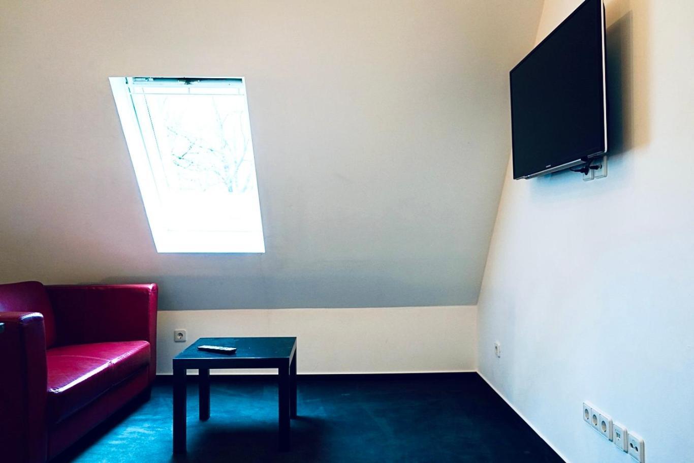 Haus Im Gruenen Fuer 6 Personen-3 Schlafzimmer- 3 Baedern -Waschmaschine-Grosse Terrasse- Vollausgestattete Kueche Wolfsburgo Exterior foto